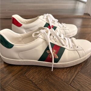 Gucci Mens Bee Sneakers